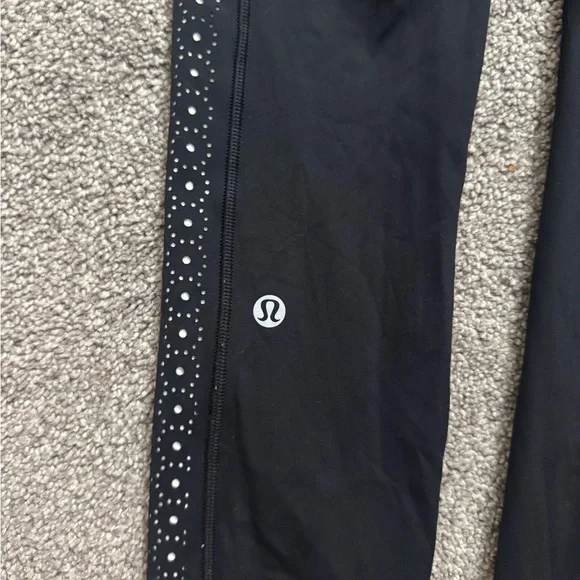 Women’s Lululemon High Waisted Laser Cut Leggings - Black - Size 2 - Picture 3 of 3